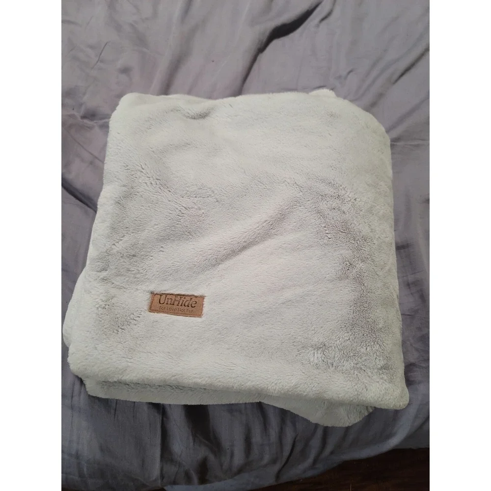 Unhide Faux Fur Throw Blanket Soft & Cozy 45